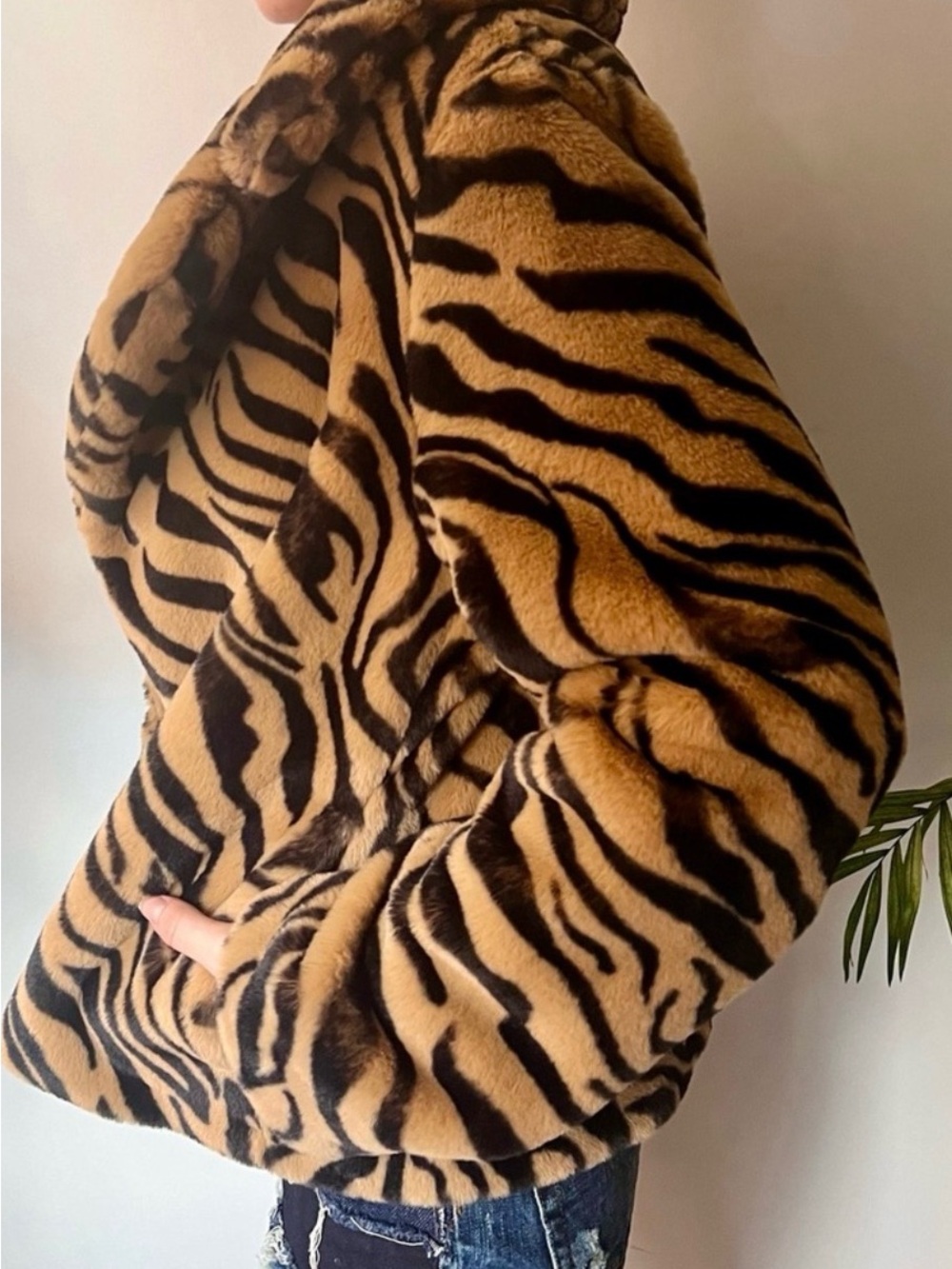 Tiger-Print Faux Fur Jacket - Tan & Black - Picture 4 of 7
